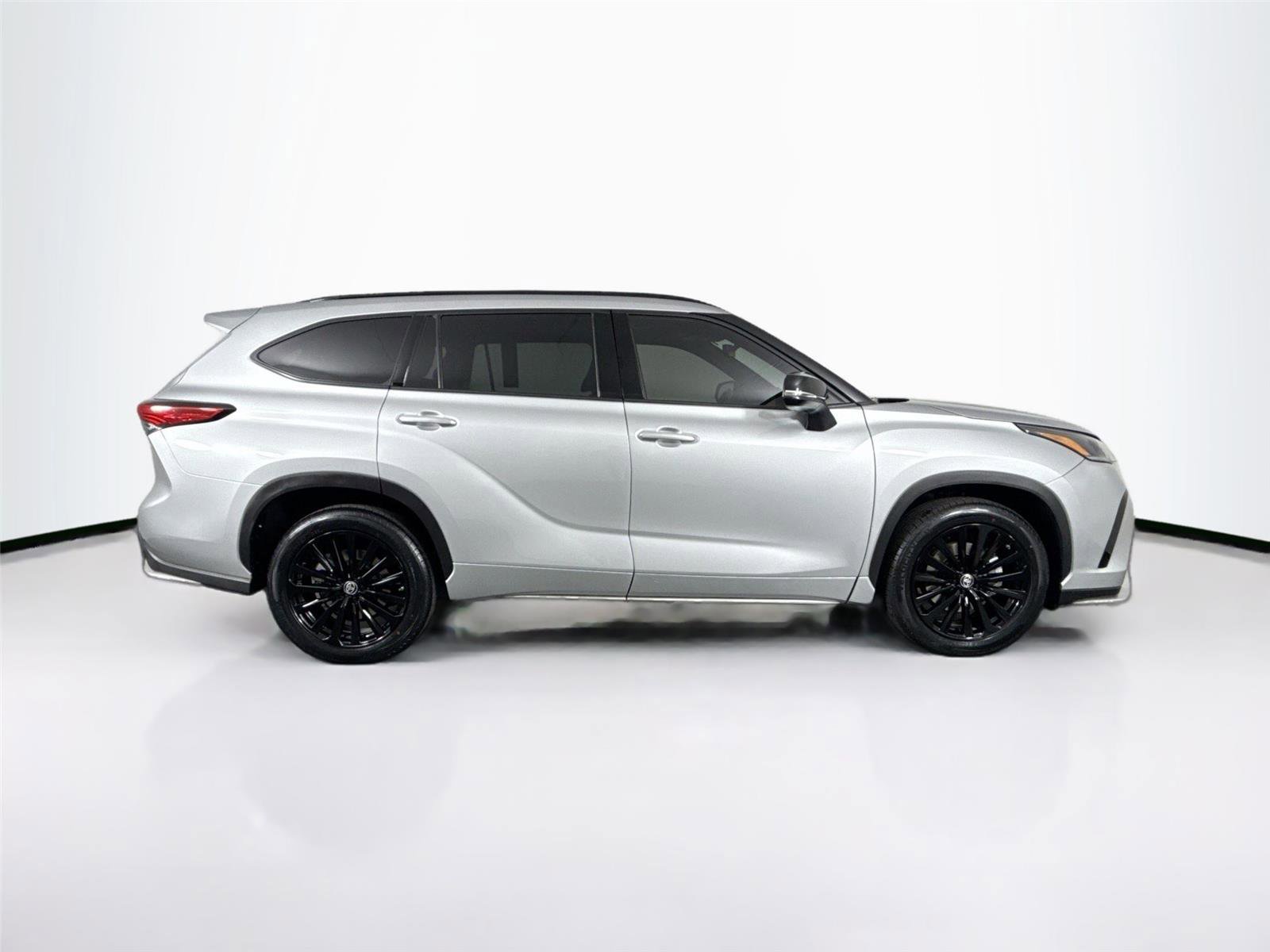 Certified 2023 Toyota Highlander XSE image 11