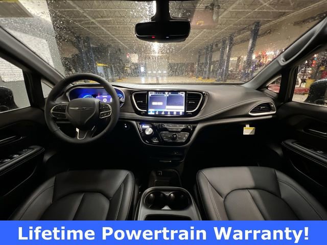 New 2026 Chrysler Pacifica Select image 14