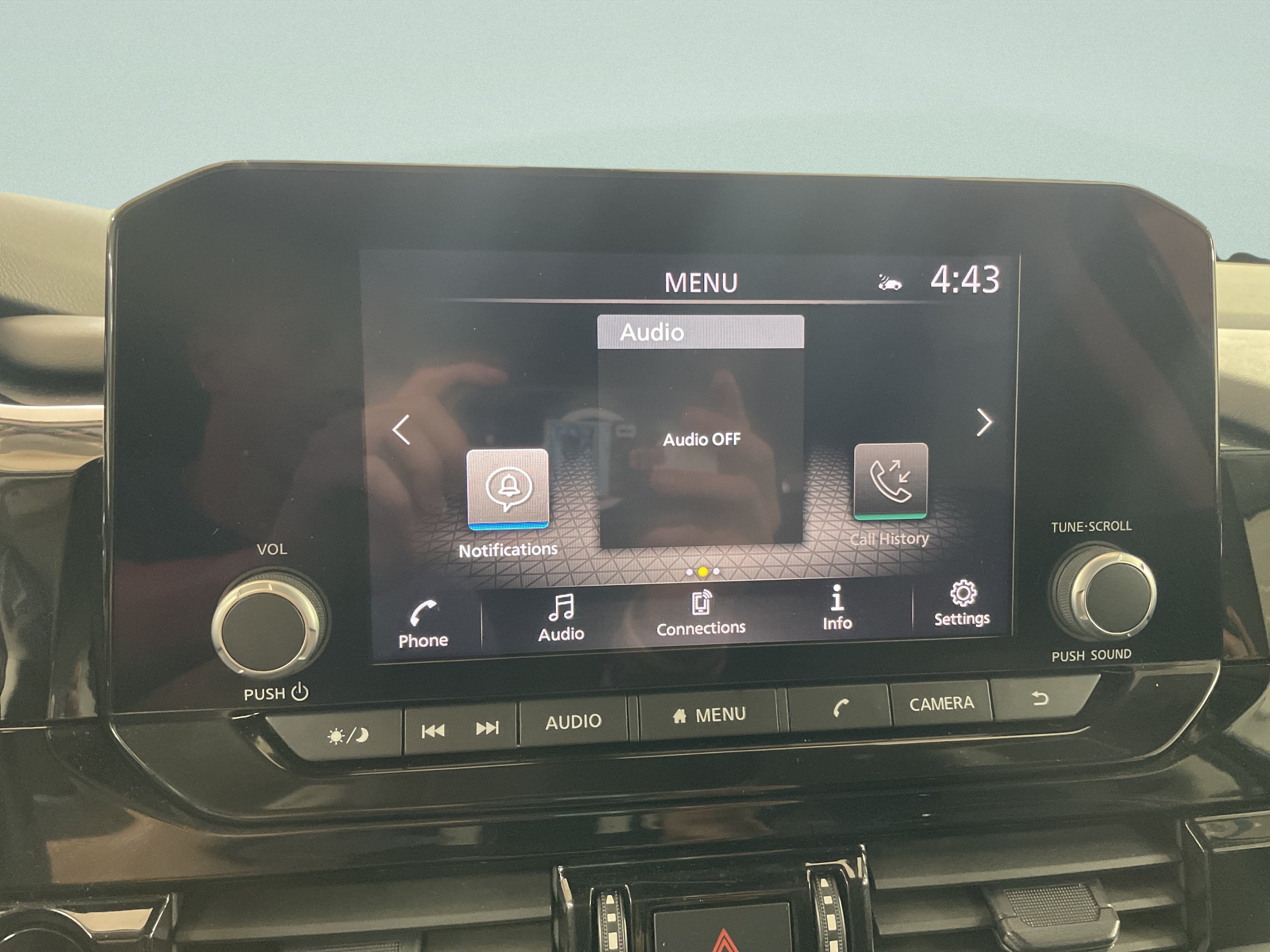 Used 2025 Nissan Pathfinder SV AWD/4WD image 24