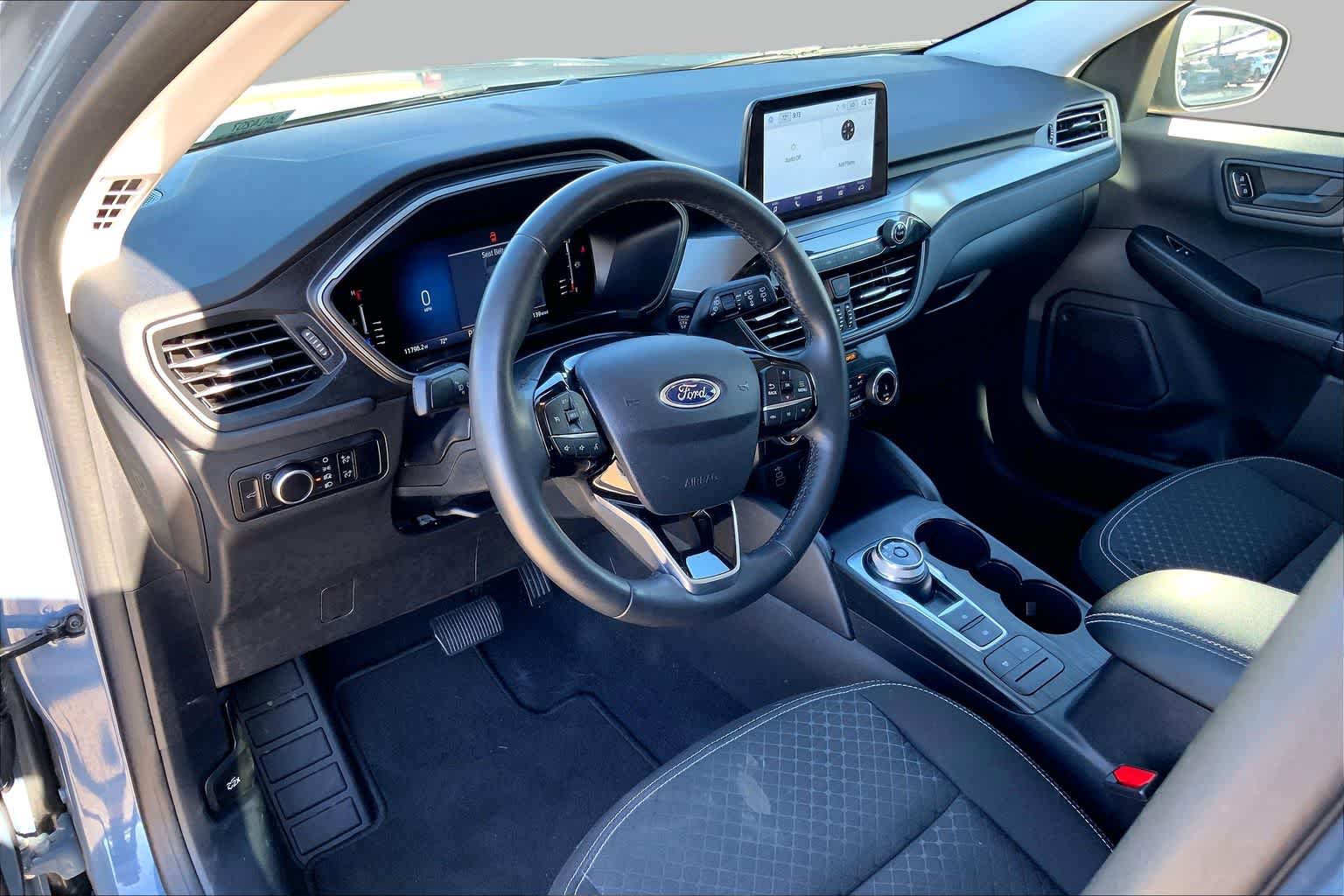 Used 2024 Ford Escape Active w/ Cold Weather Package FWD image 16