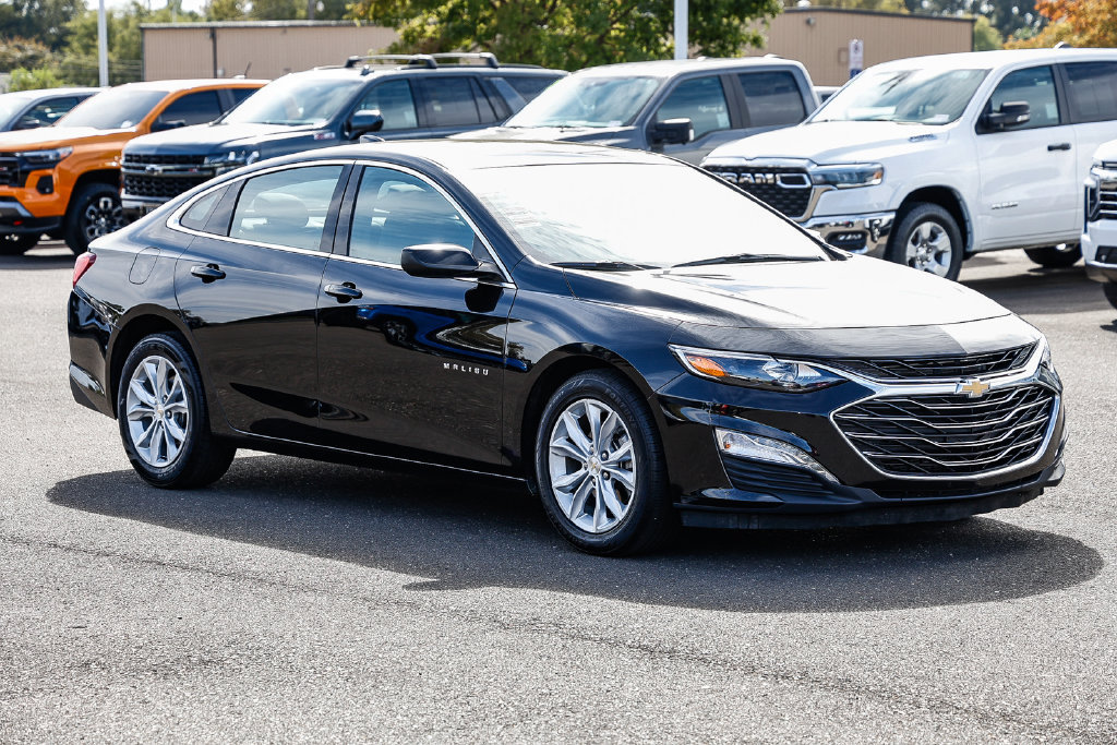 Used 2025 Chevrolet Malibu LT FWD image 5