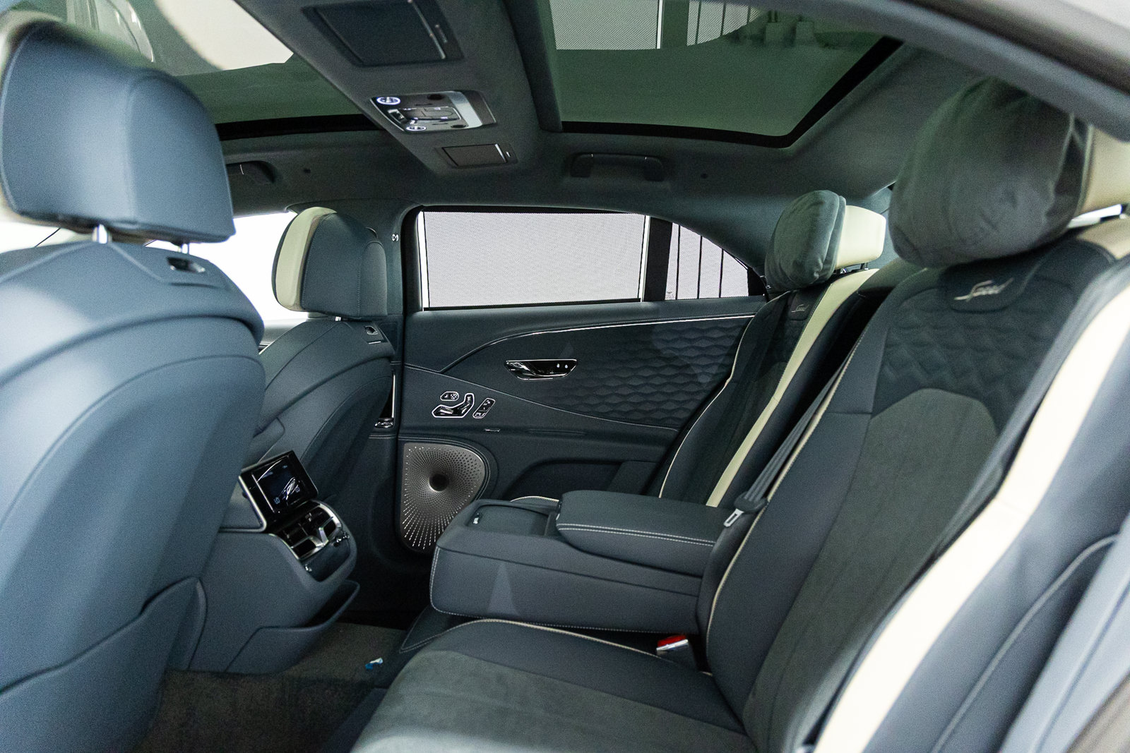 New 2026 Bentley Flying Spur Plug-In Hybrid AWD/4WD image 45