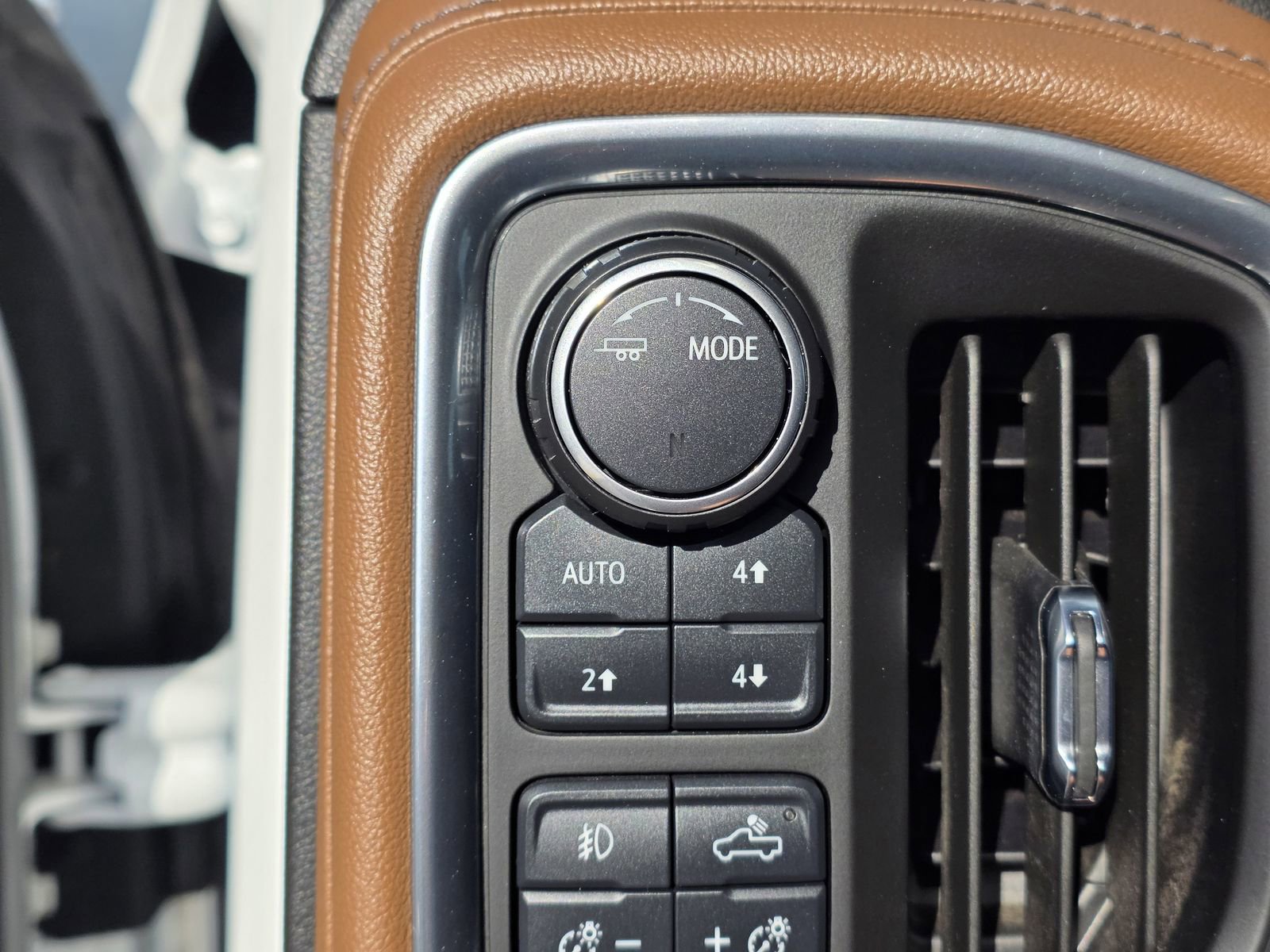 Used 2023 Chevrolet Silverado 3500 High Country image 26