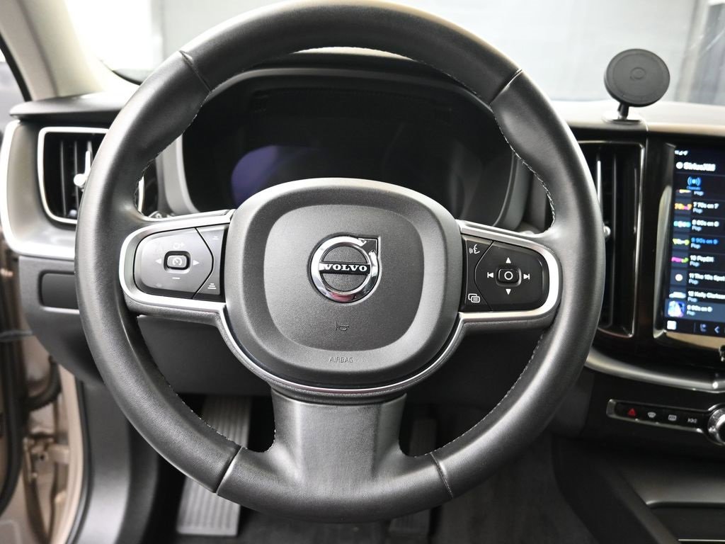 Certified 2023 Volvo XC60 B5 Core image 23
