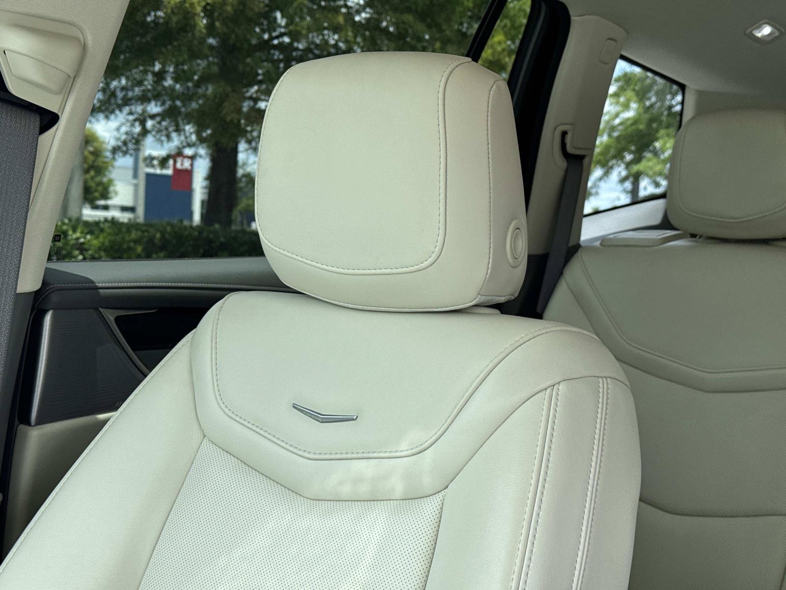 Used 2024 Cadillac XT6 Premium Luxury FWD image 25