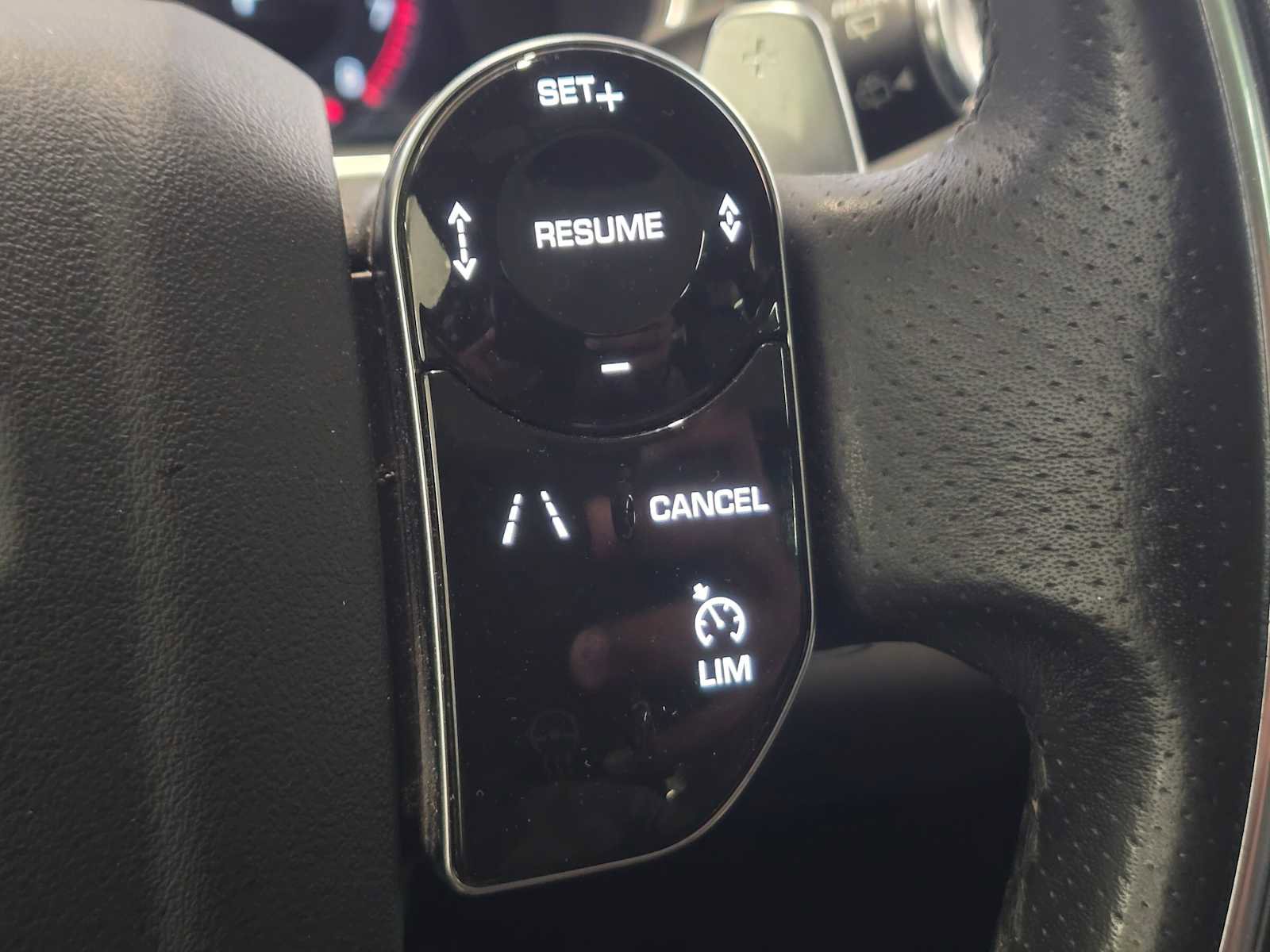 Used 2019 Land Rover Range Rover Sport Supercharged AWD/4WD image 32