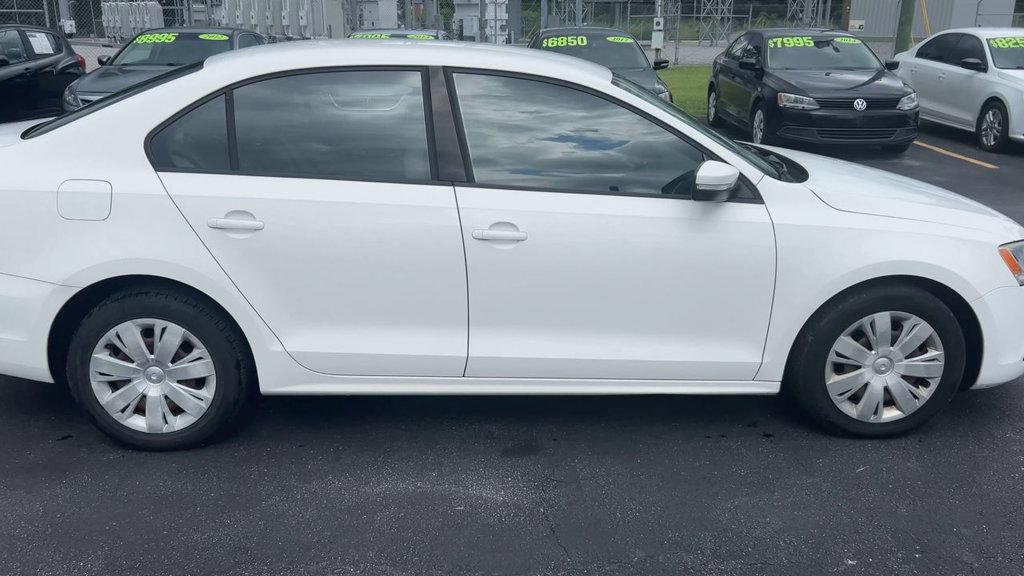 Used 2011 Volkswagen Jetta SE FWD image 9