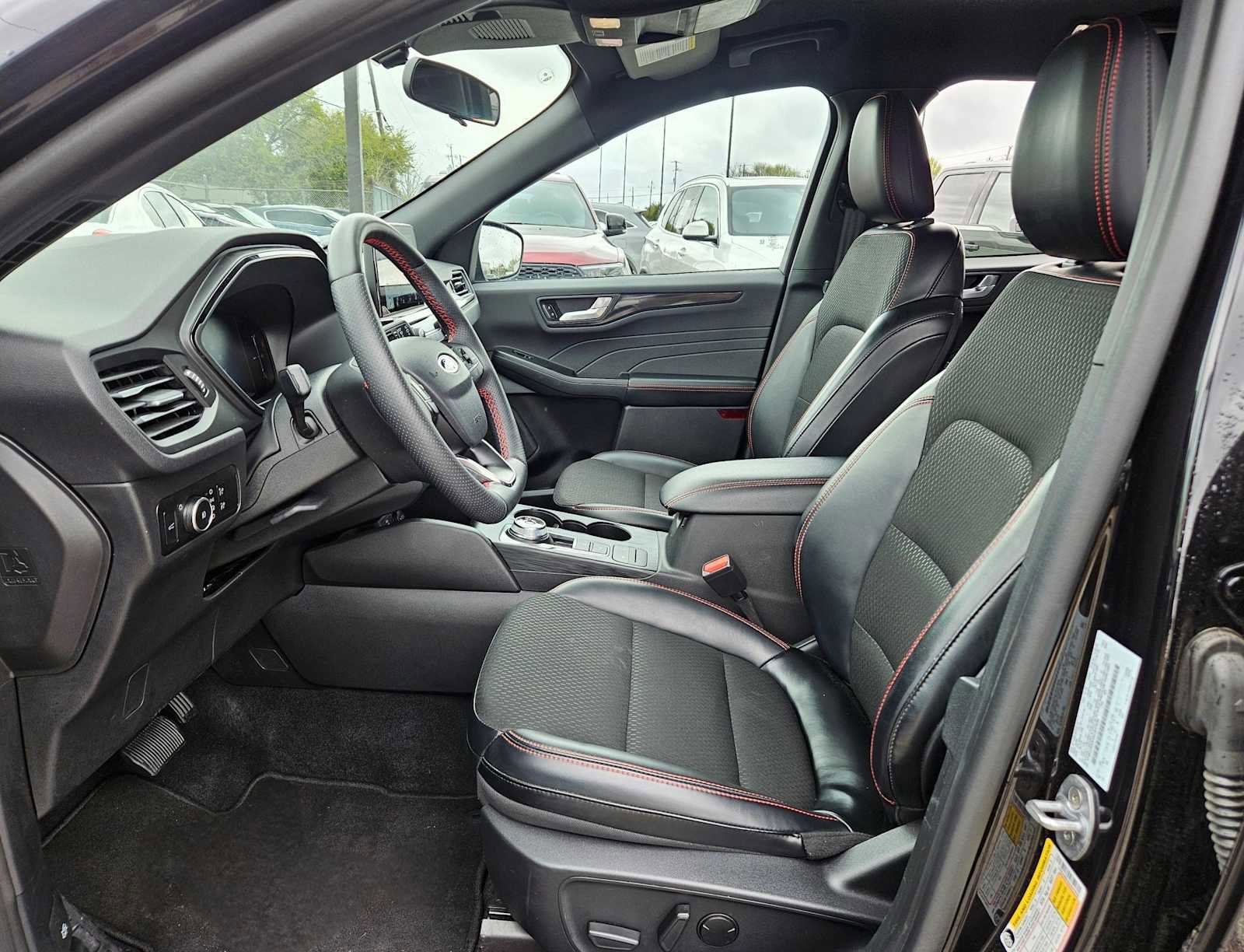 Used 2025 Ford Escape ST-Line Select AWD/4WD image 15