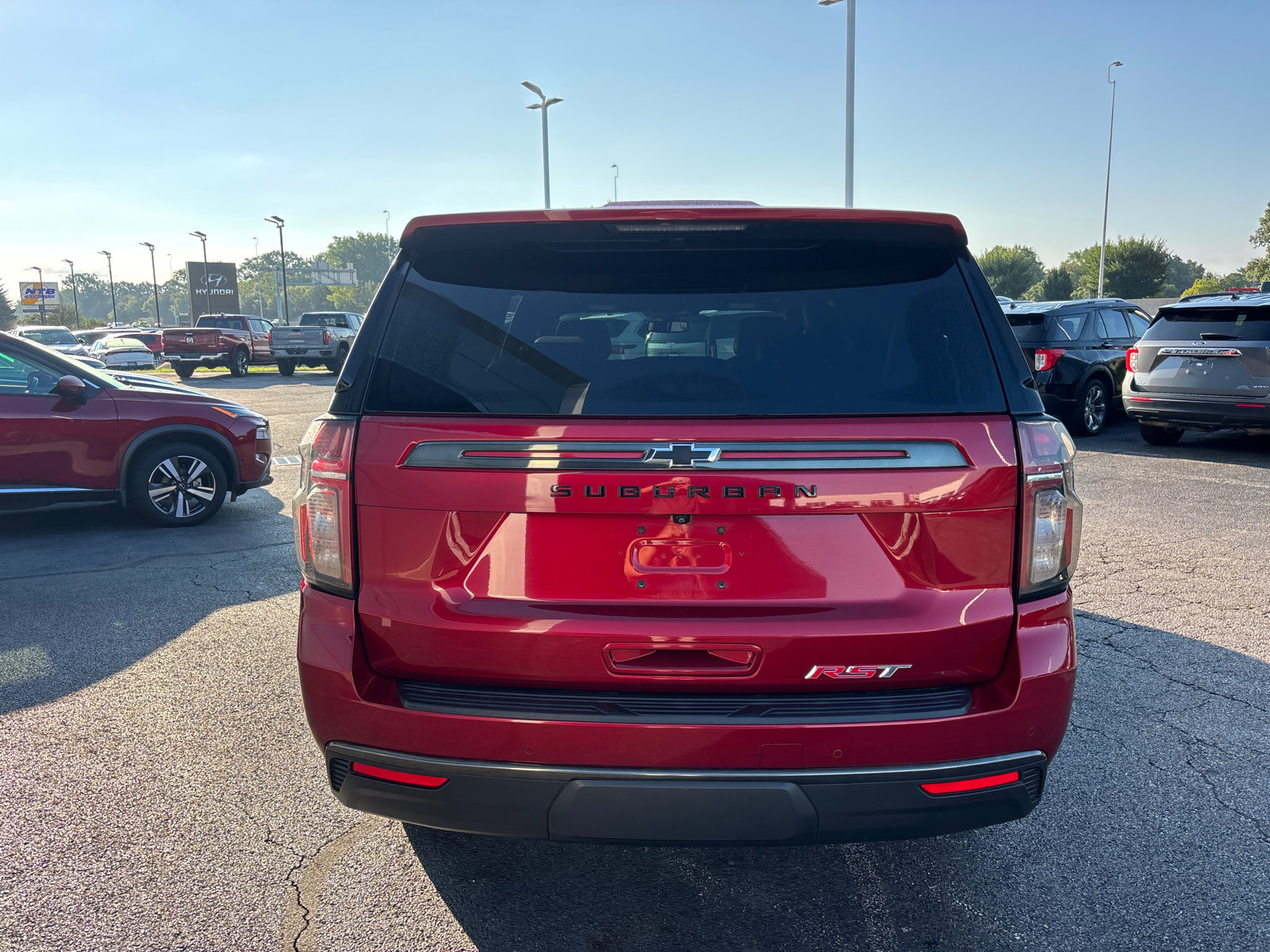 Used 2022 Chevrolet Suburban RST w/ Luxury Package AWD/4WD image 6