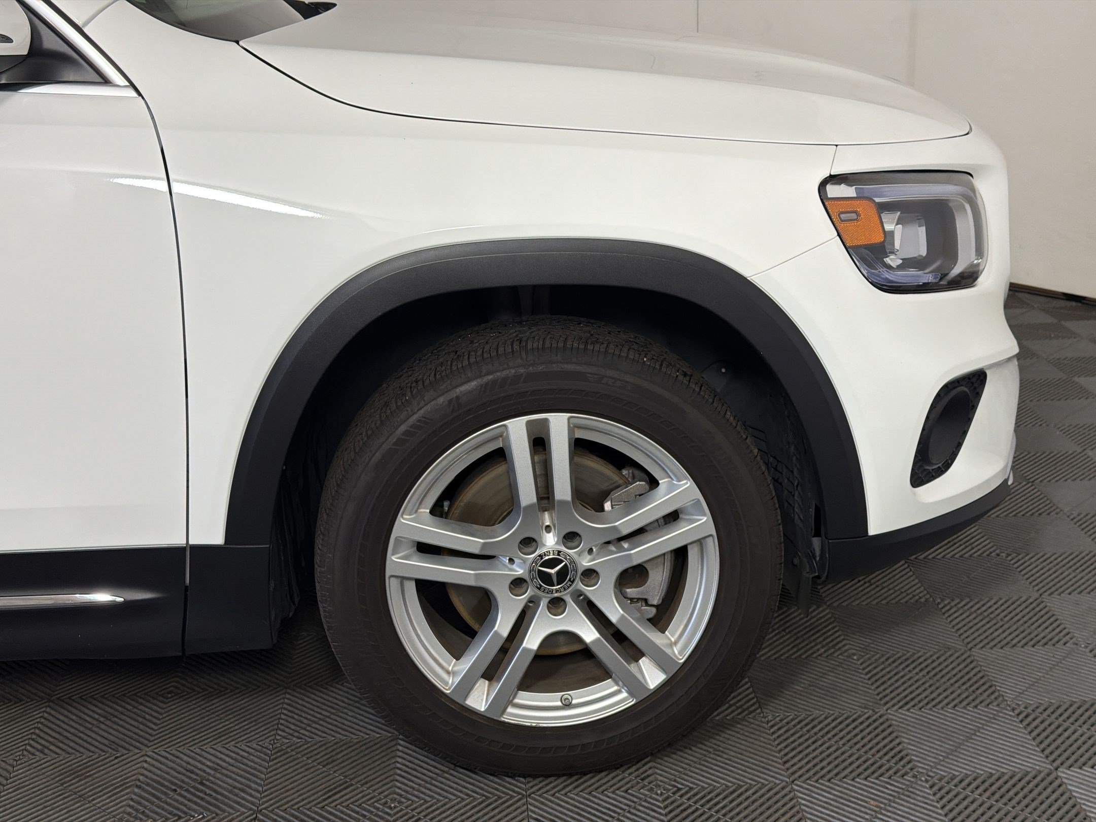 Used 2022 Mercedes-Benz GLB 250 4MATIC image 13