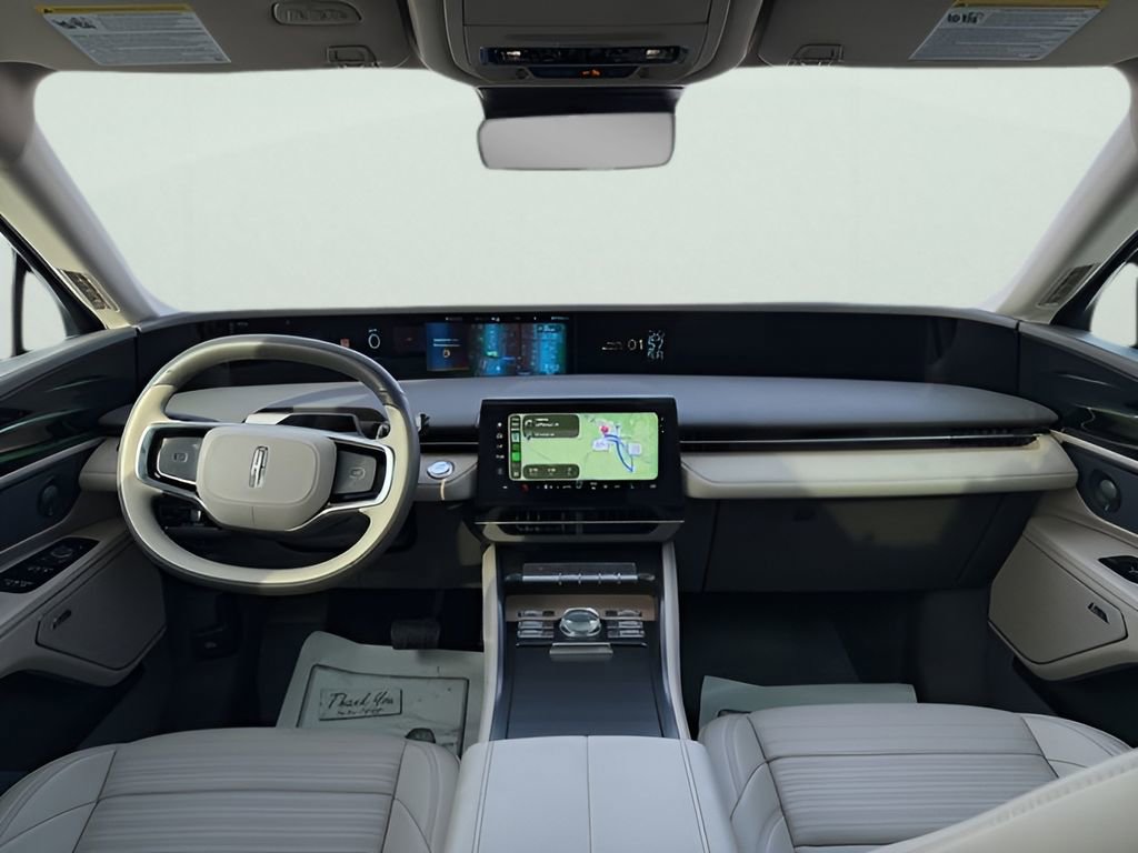 Used 2025 Lincoln Nautilus Reserve image 12