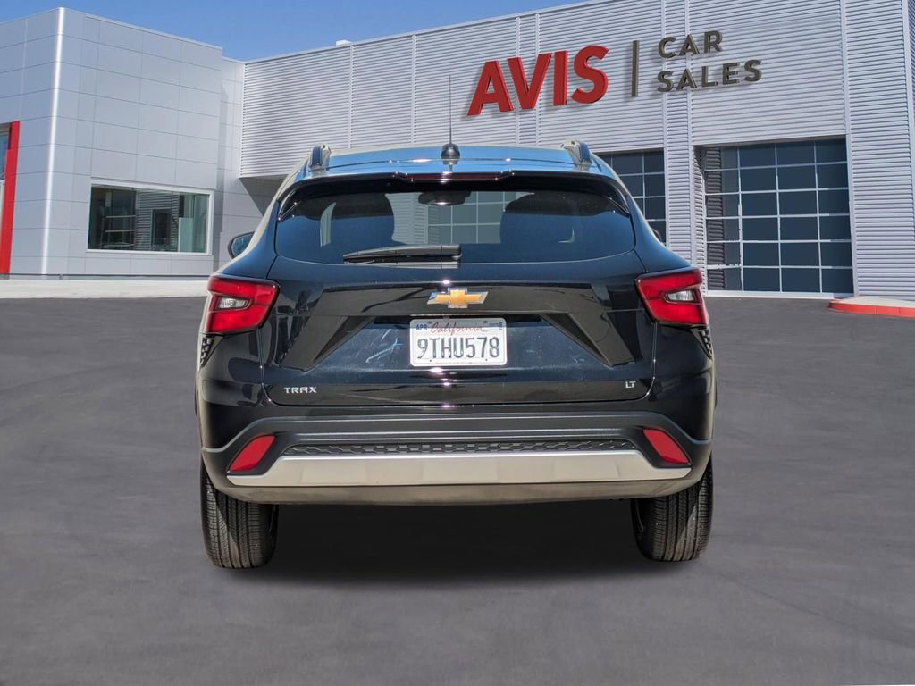 Used 2025 Chevrolet Trax LT w/ LT Convenience Package image 7