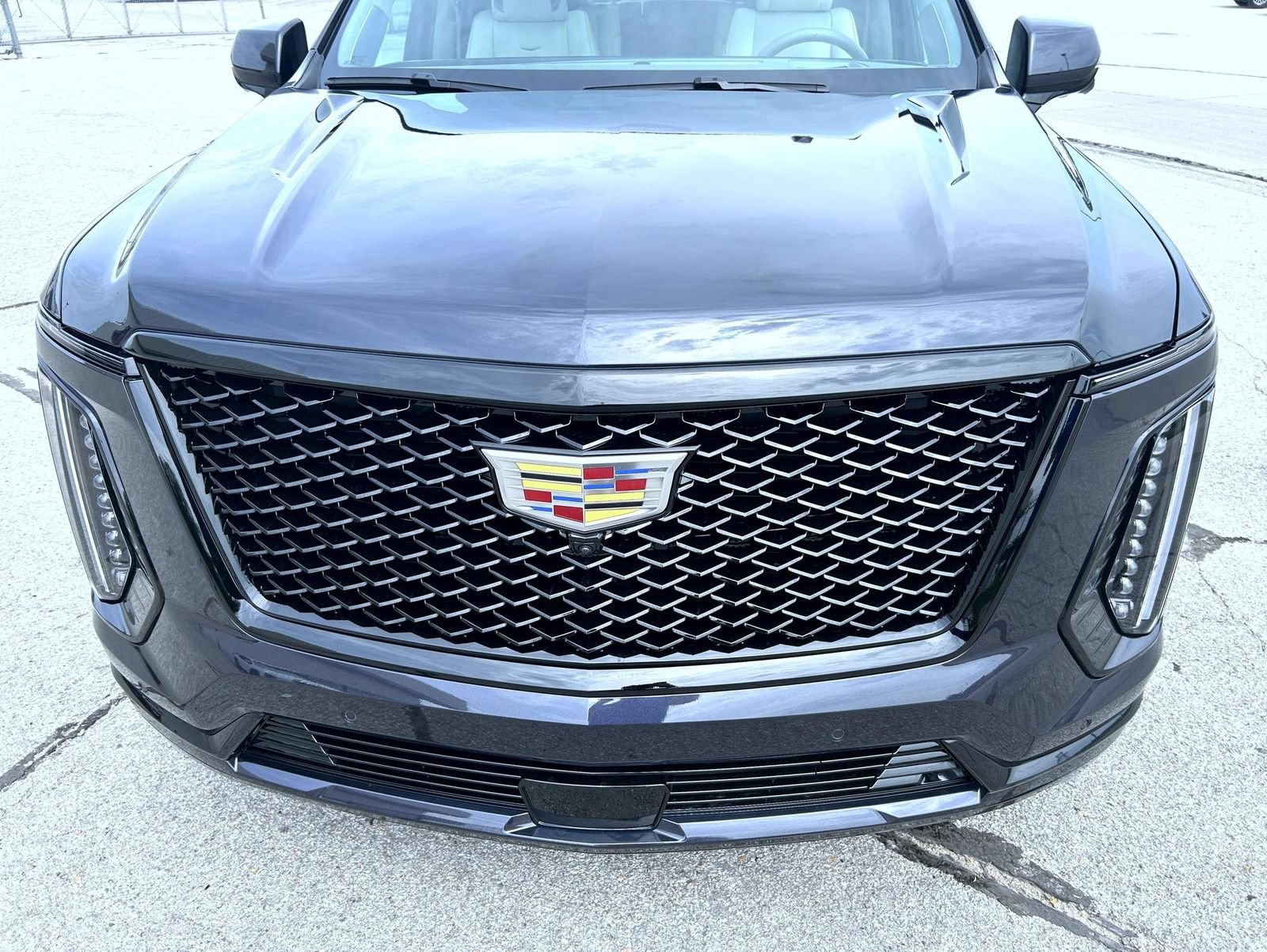 Used 2025 Cadillac Escalade Sport Platinum AWD/4WD image 9