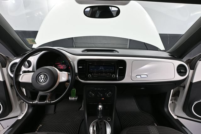 Used 2012 Volkswagen Beetle 2.0T FWD image 18