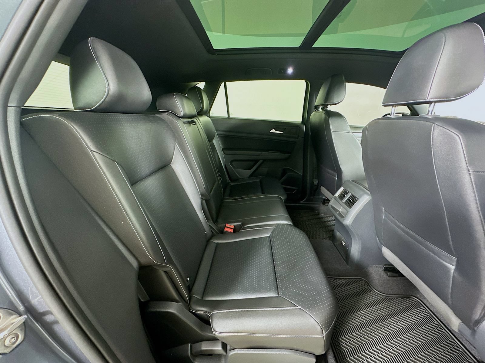 Used 2020 Volkswagen Atlas Cross Sport SE w/ Panoramic Sunroof Package AWD/4WD image 41