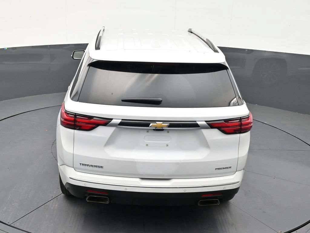 Used 2023 Chevrolet Traverse Premier FWD image 14
