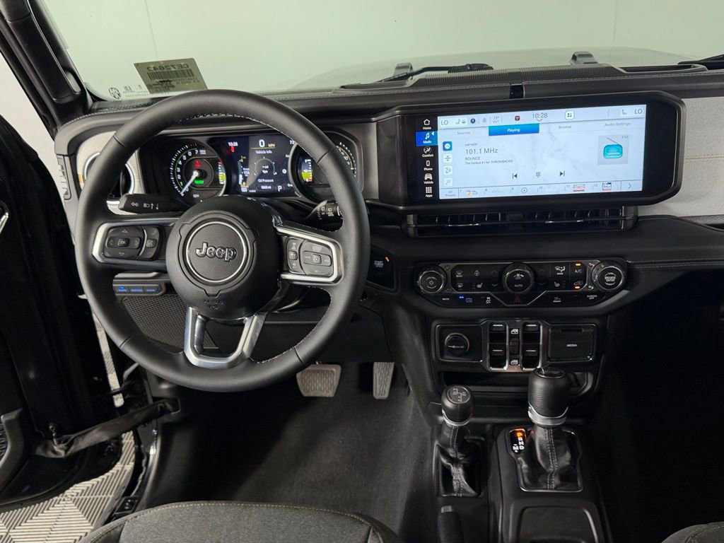 Certified 2025 Jeep Wrangler Unlimited Sahara image 14