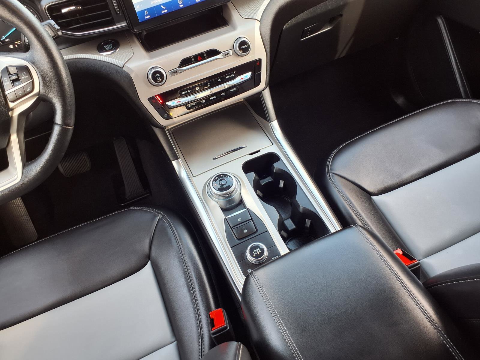 Used 2023 Ford Explorer XLT w/ Equipment Group 202A image 12