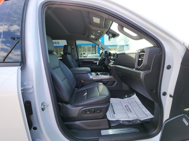 Used 2024 Chevrolet Silverado 3500 LTZ w/ LTZ Premium Package image 15