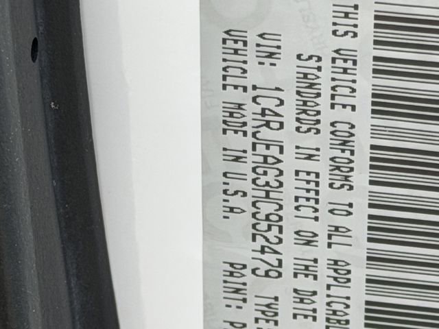 Used 2017 Jeep Grand Cherokee Altitude image 27