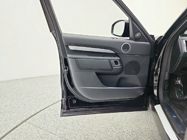 New 2026 Land Rover Discovery Limited Edition AWD/4WD image 27