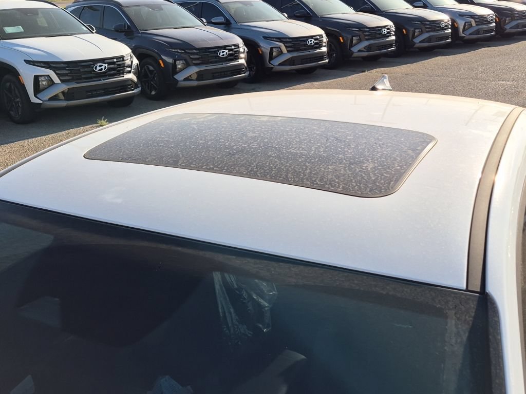 New 2026 Hyundai Elantra SEL Sport FWD image 8