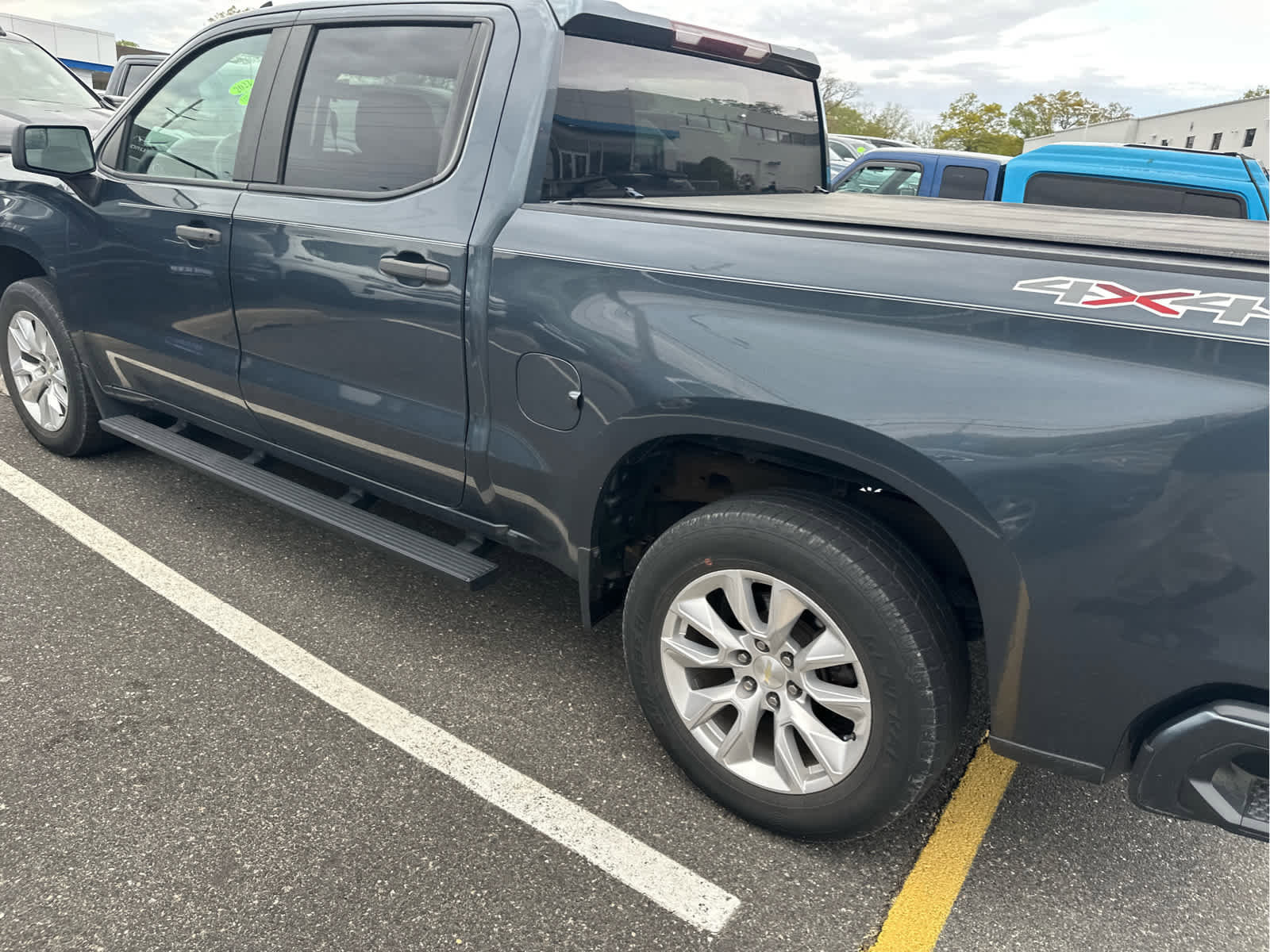Used 2020 Chevrolet Silverado 1500 Custom w/ Custom Value Package AWD/4WD image 5