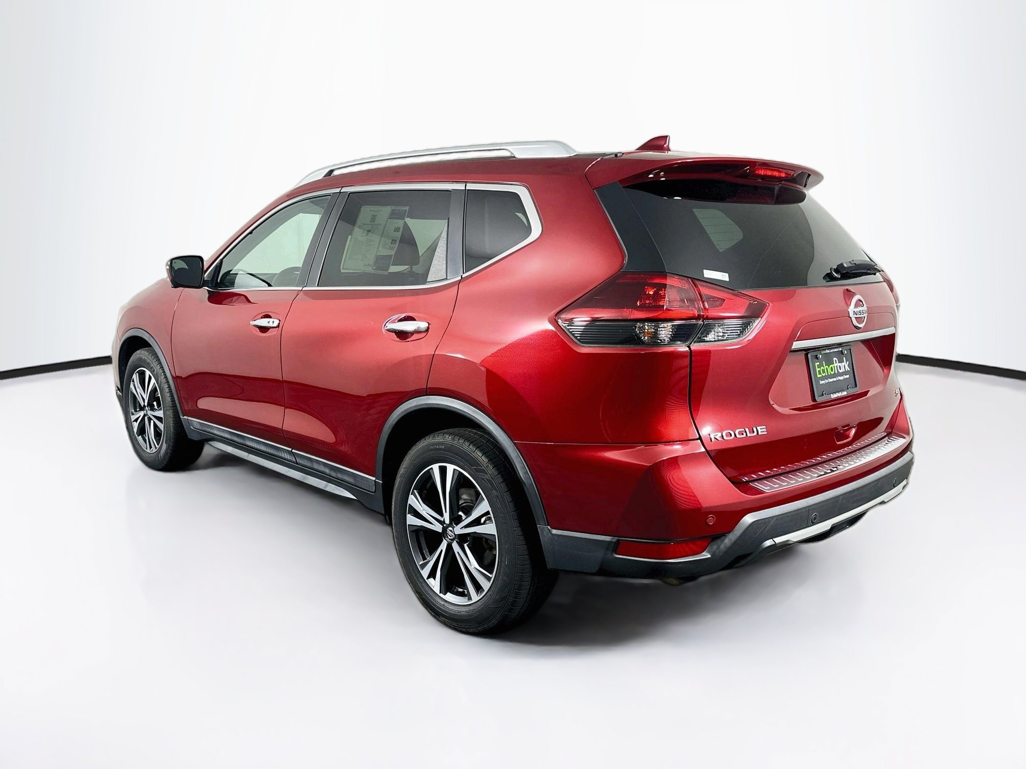 Used 2019 Nissan Rogue SV w/ Premium Package FWD image 5