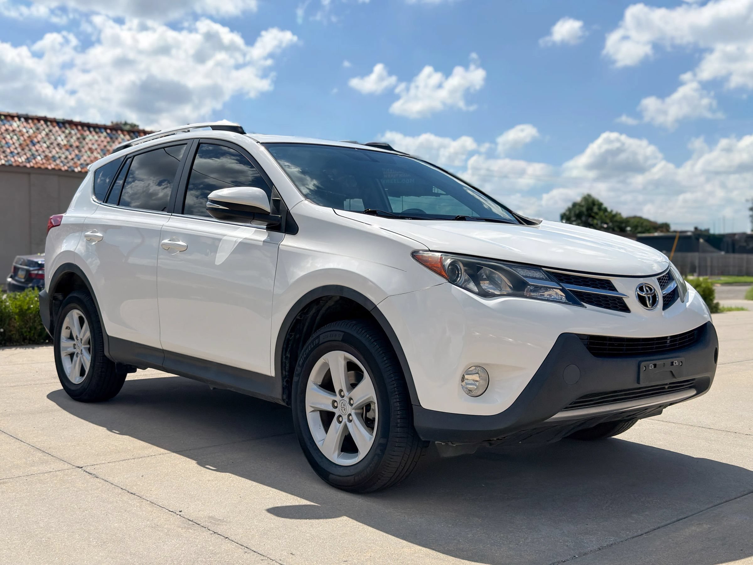 Used 2014 Toyota RAV4 XLE FWD image 1