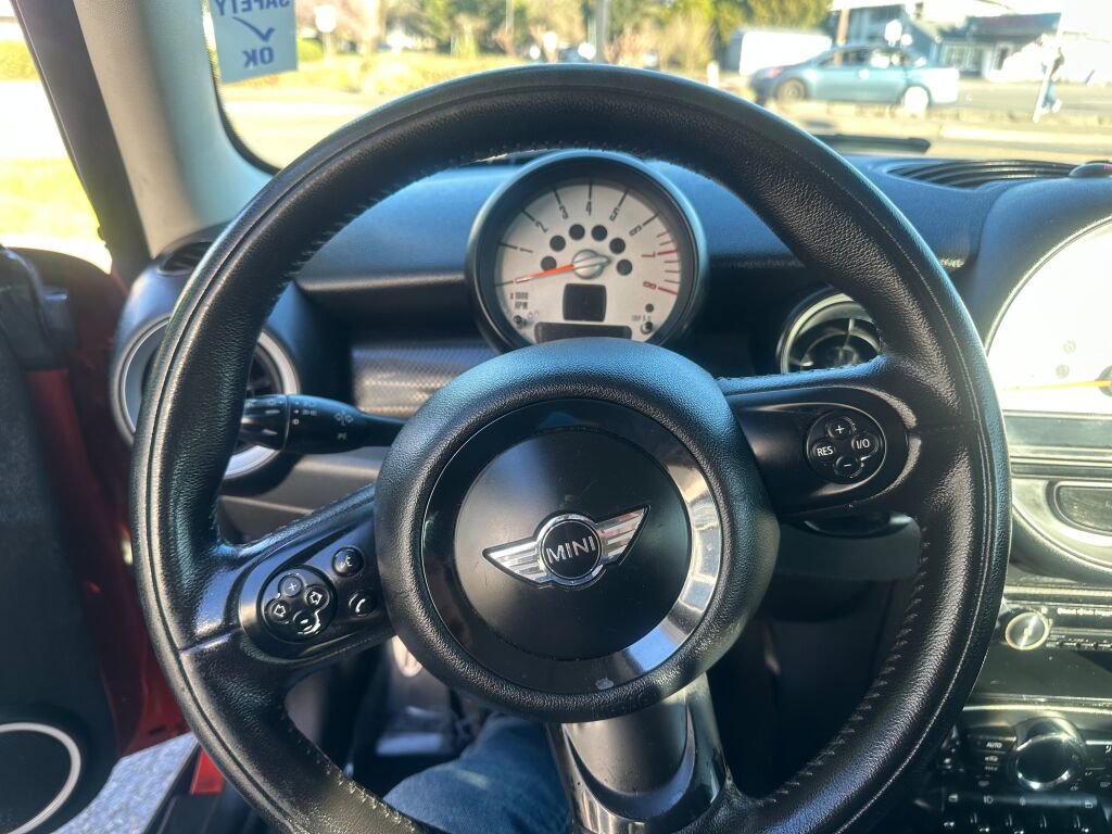 Used 2011 MINI Cooper S image 19