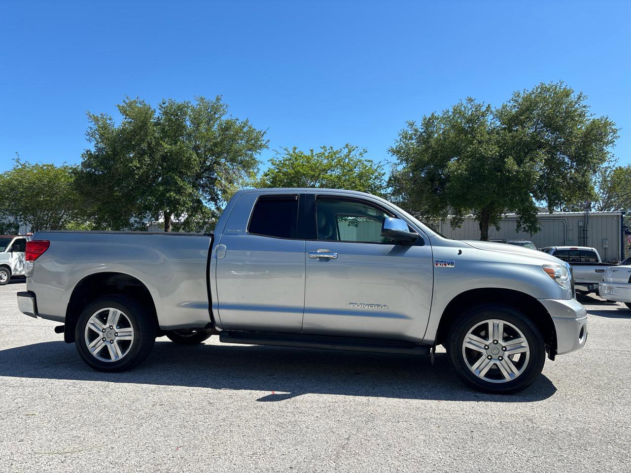Used 2010 Toyota Tundra Limited AWD/4WD image 5