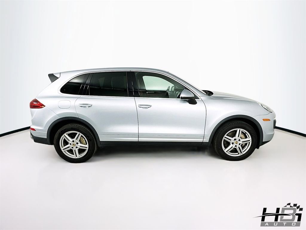 Used 2017 Porsche Cayenne S image 5