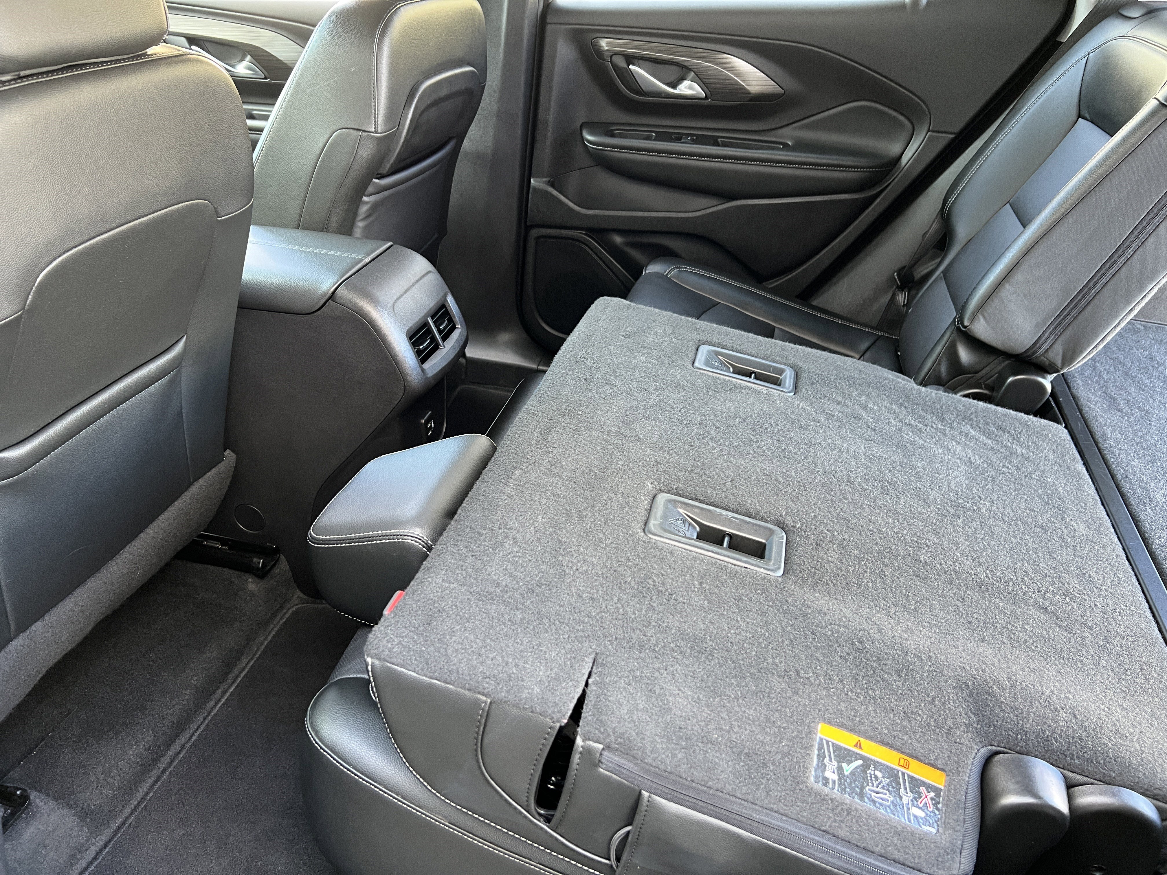 Used 2024 GMC Terrain SLT image 16