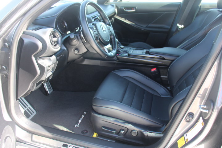 Used 2025 Lexus IS 350 F Sport RWD image 11