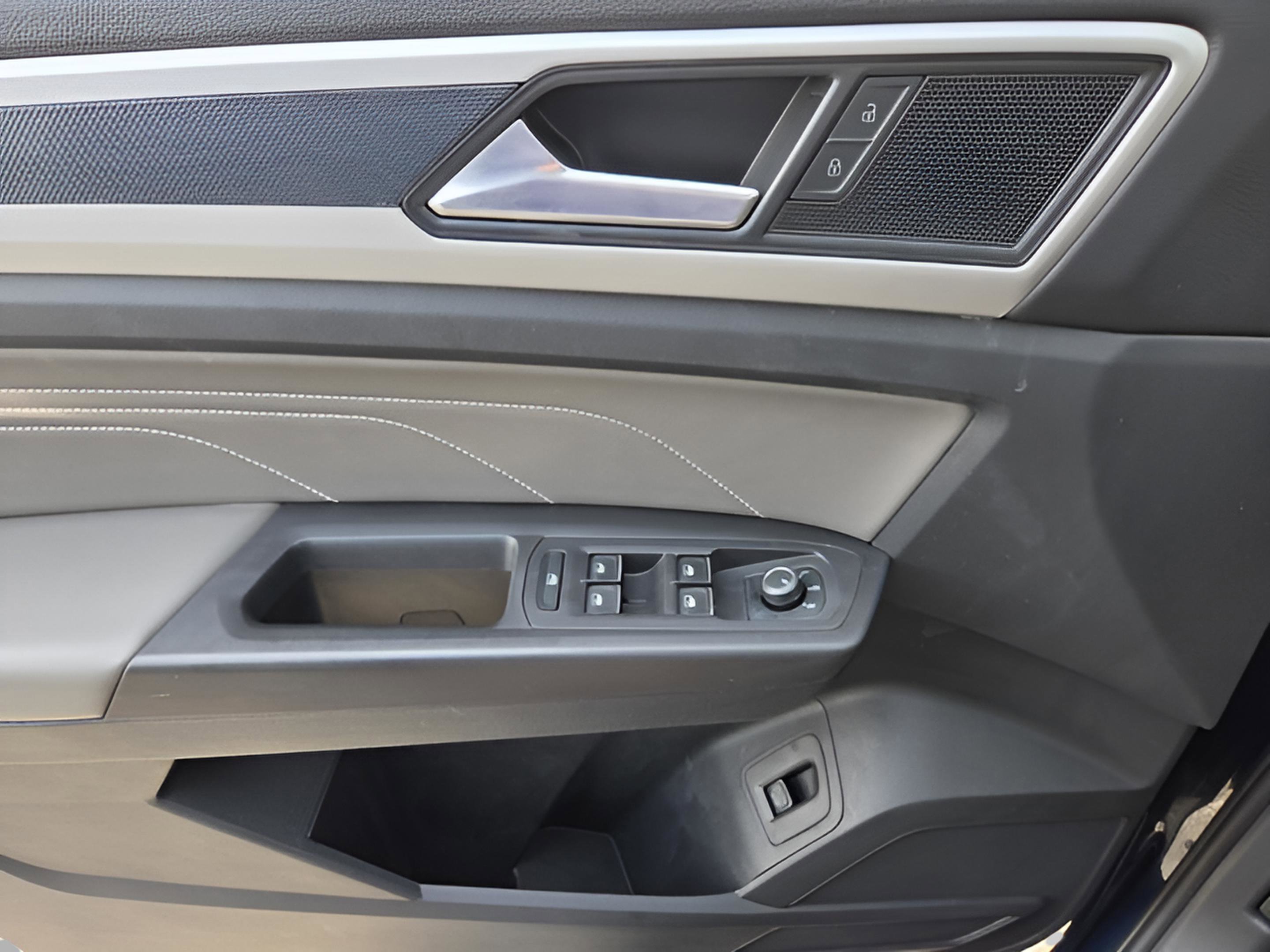 Used 2023 Volkswagen Atlas Cross Sport SEL R-Line image 23