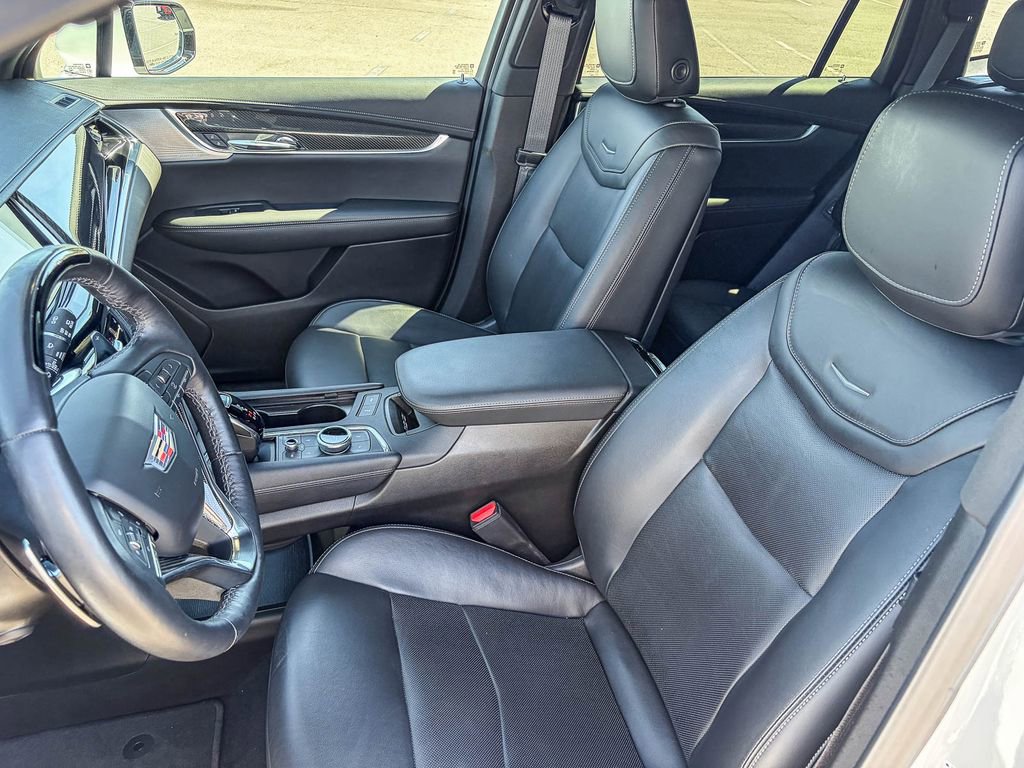 Used 2022 Cadillac XT6 Sport w/ Technology Package image 40