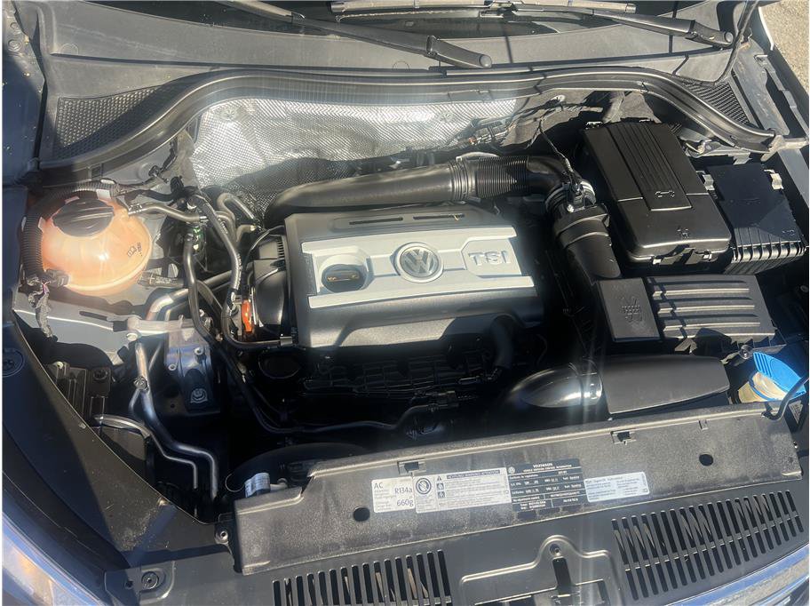 Used 2011 Volkswagen Tiguan S FWD image 17