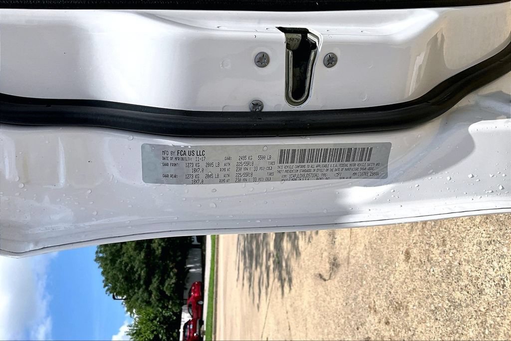 Used 2018 Jeep Cherokee Limited FWD image 4