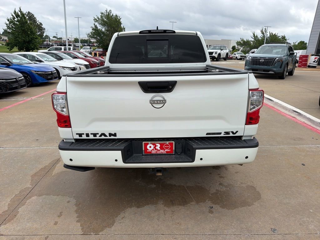 Used 2023 Nissan Titan SV w/ SV Convenience Package RWD image 4