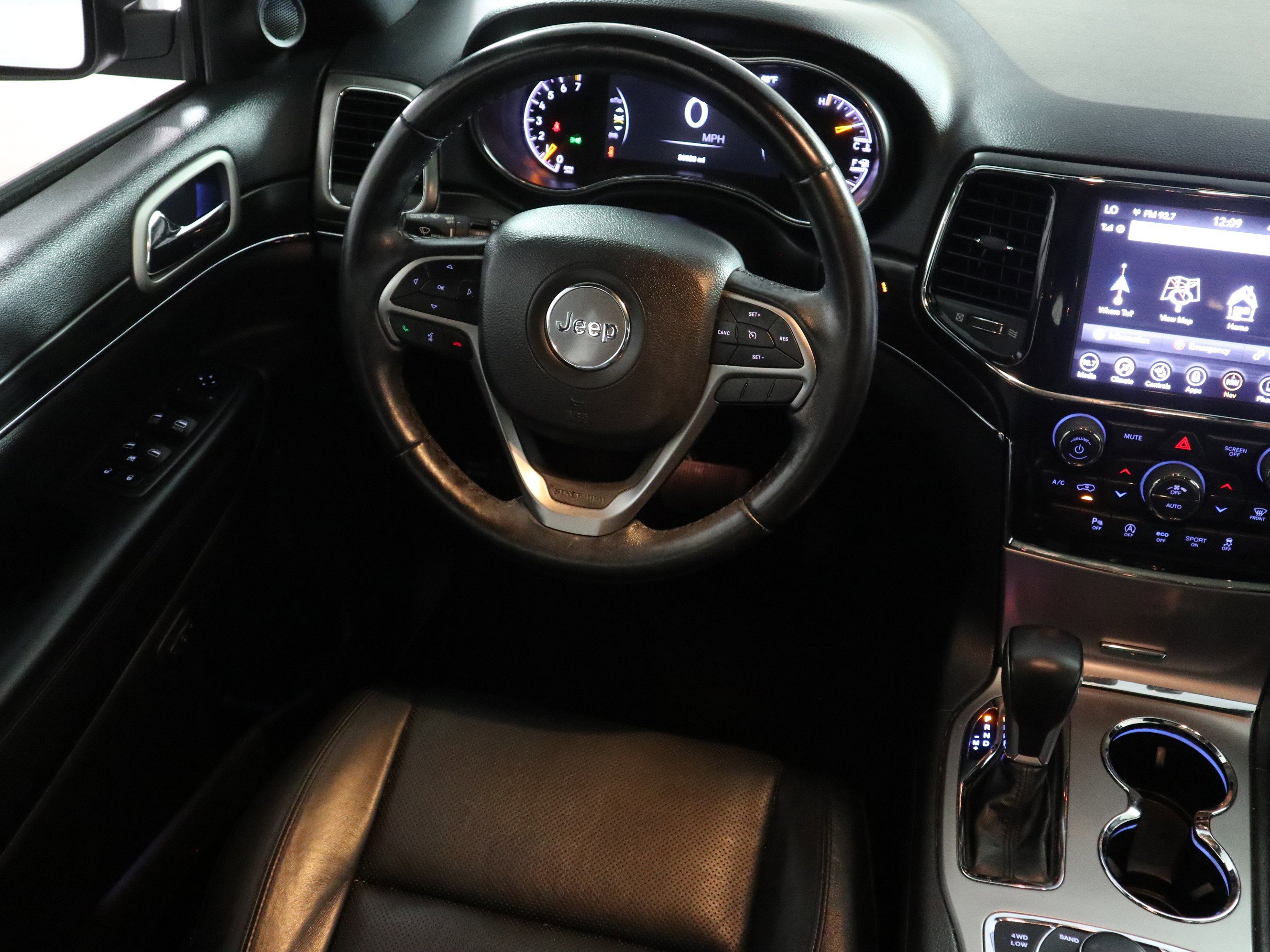 Used 2021 Jeep Grand Cherokee Limited w/ Luxury Group II image 16