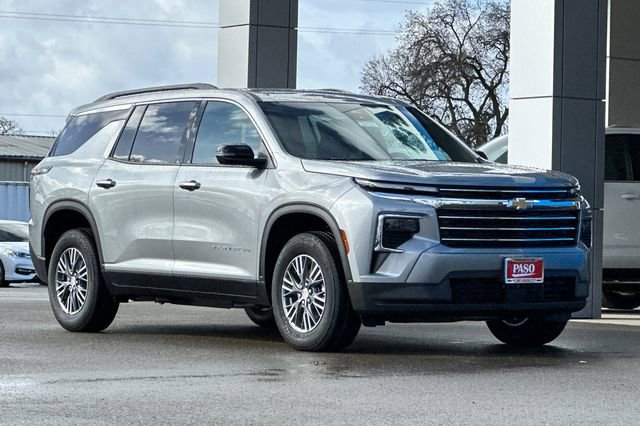 New 2026 Chevrolet Traverse LT image 2