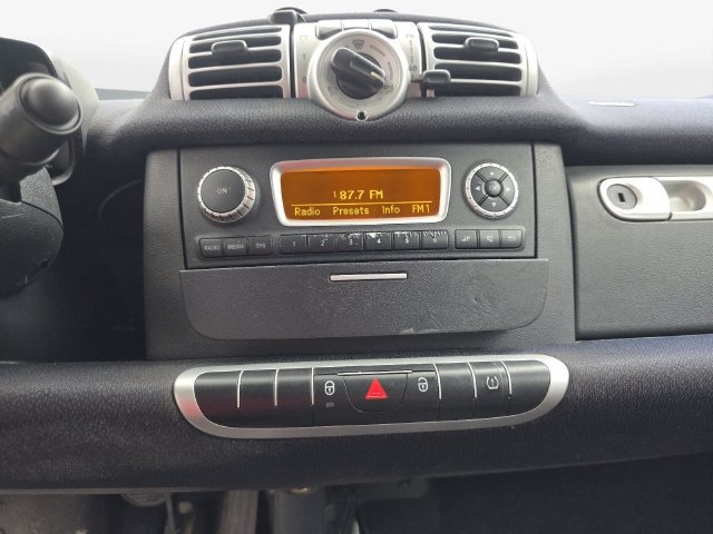 Used 2015 smart fortwo electric drive RWD image 22