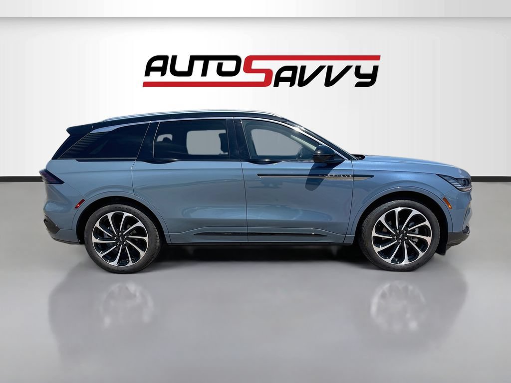 Used 2025 Lincoln Nautilus Black Label AWD/4WD image 8
