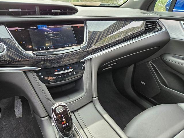 Certified 2025 Cadillac XT6 Premium Luxury FWD image 28