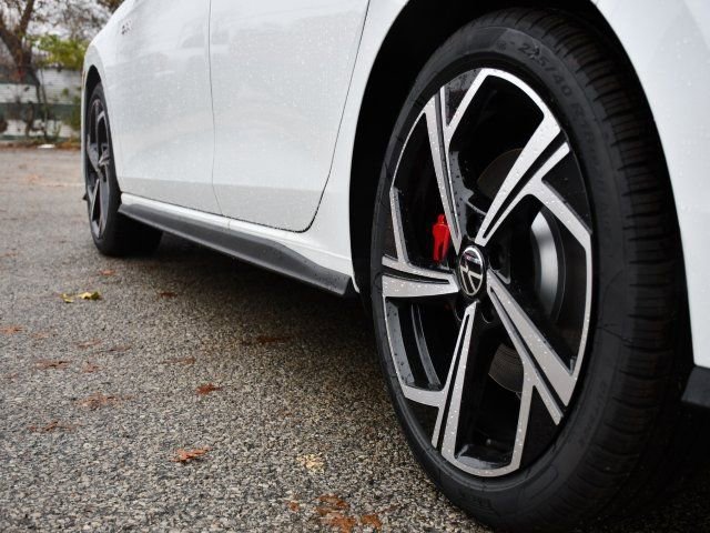 New 2026 Volkswagen GTI SE FWD image 10