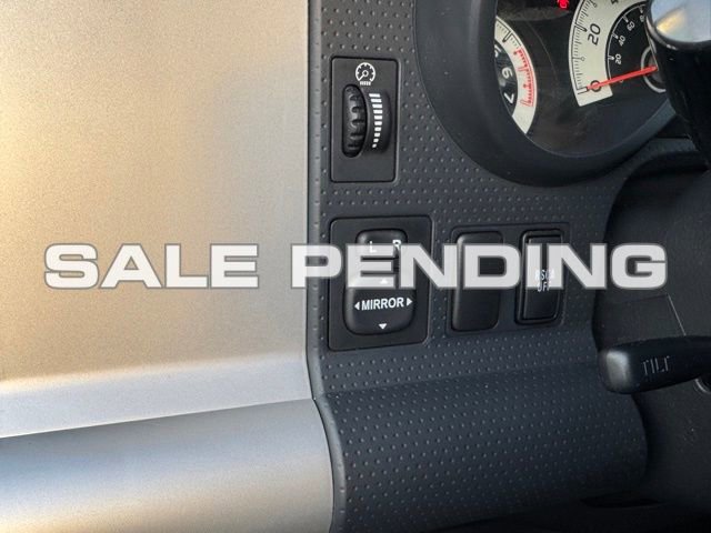 Used 2010 Toyota FJ Cruiser 4WD image 23