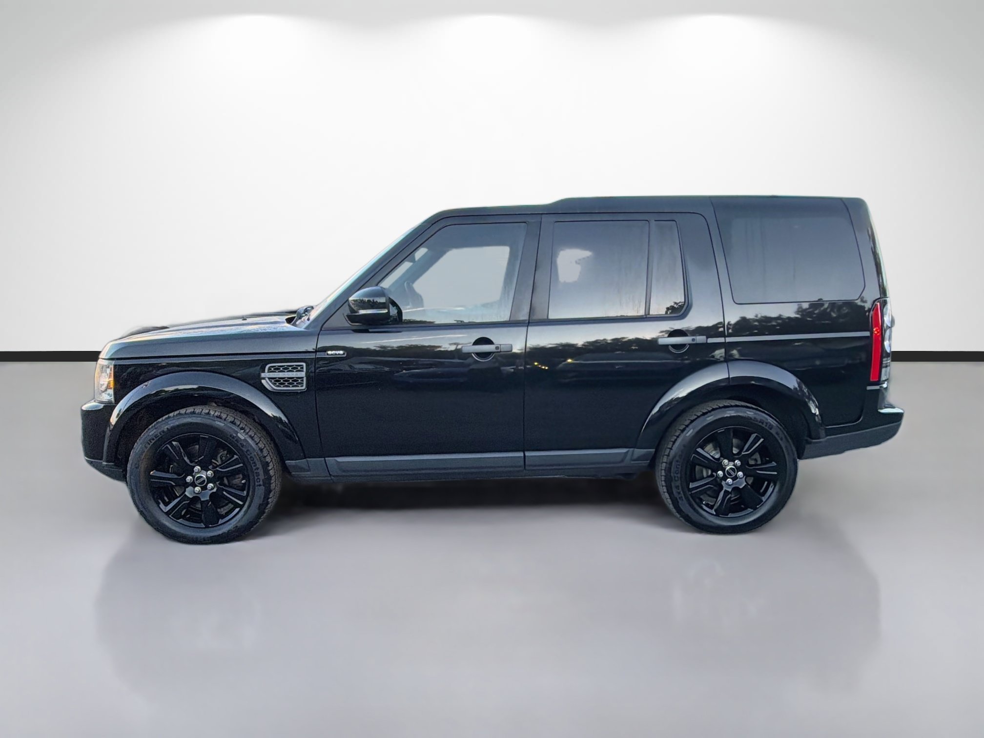 Used 2014 Land Rover LR4 HSE AWD/4WD image 2