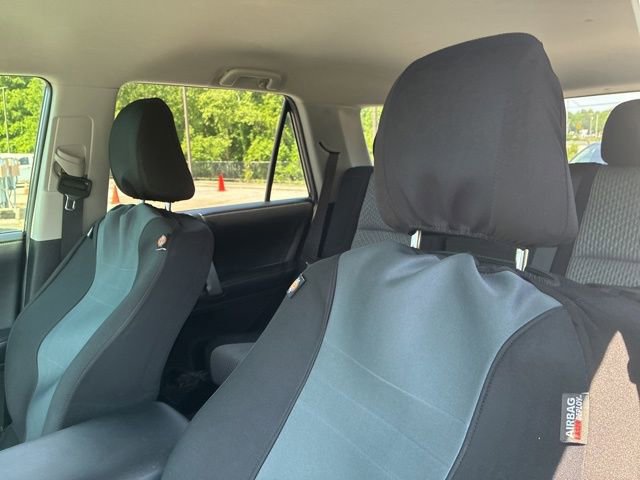 Used 2018 Toyota 4Runner SR5 AWD/4WD image 9