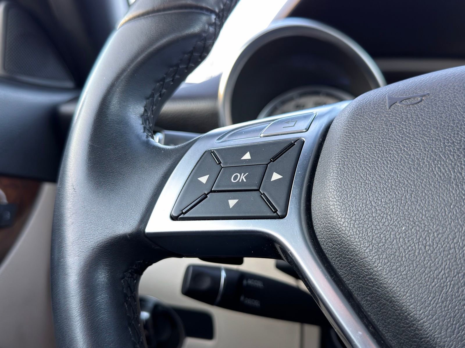 Used 2015 Mercedes-Benz SLK 250 image 16