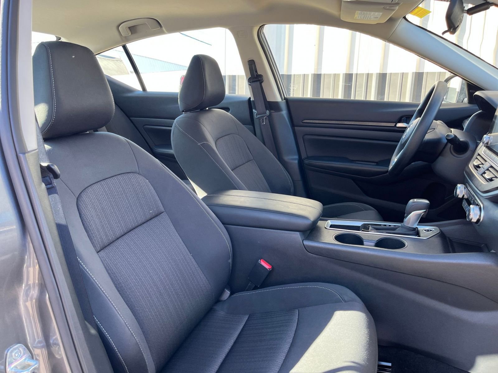 Used 2025 Nissan Altima 2.5 SV image 35